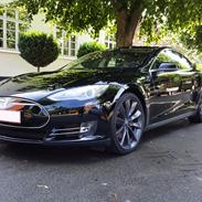 Tesla Model S P85+