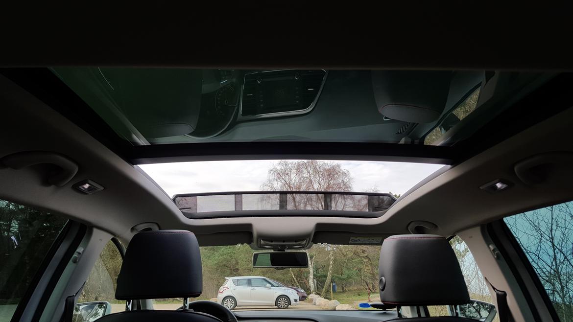 Seat Leon ST FR - Endnu et billede af taget. Meget effektiv vindskærm som stopper meget af turbolensen. billede 10