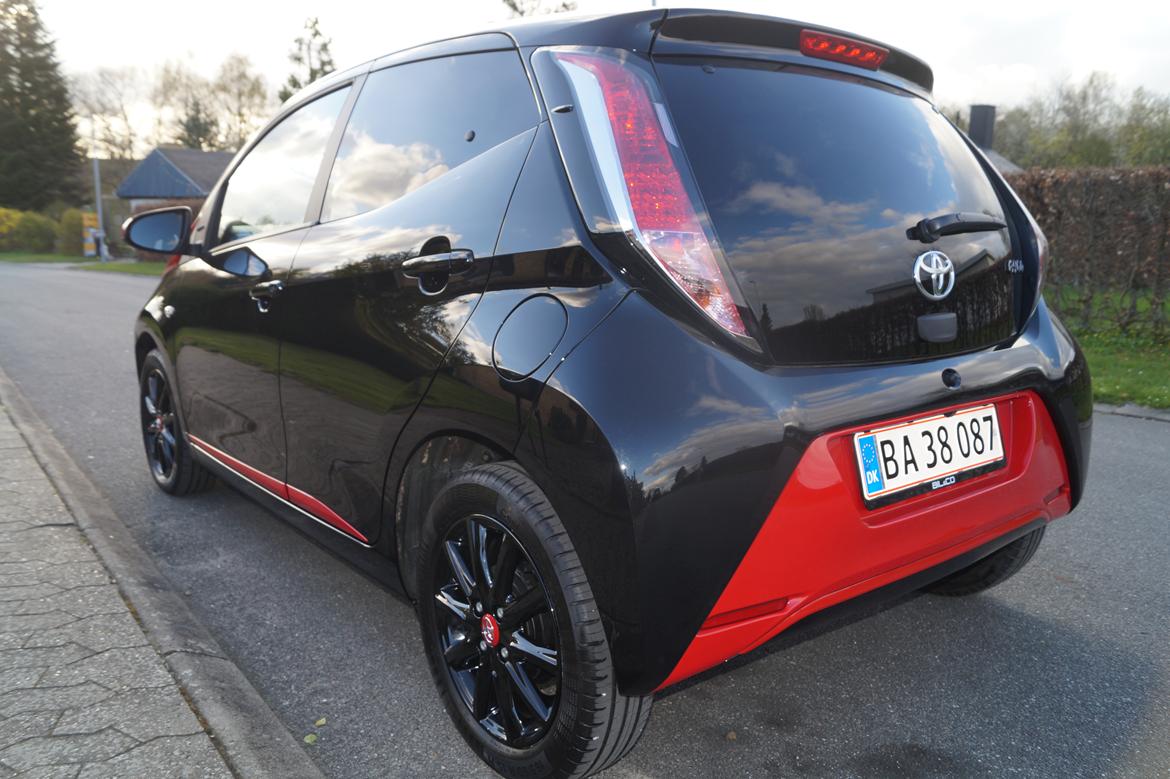 Toyota Aygo X-Black billede 6