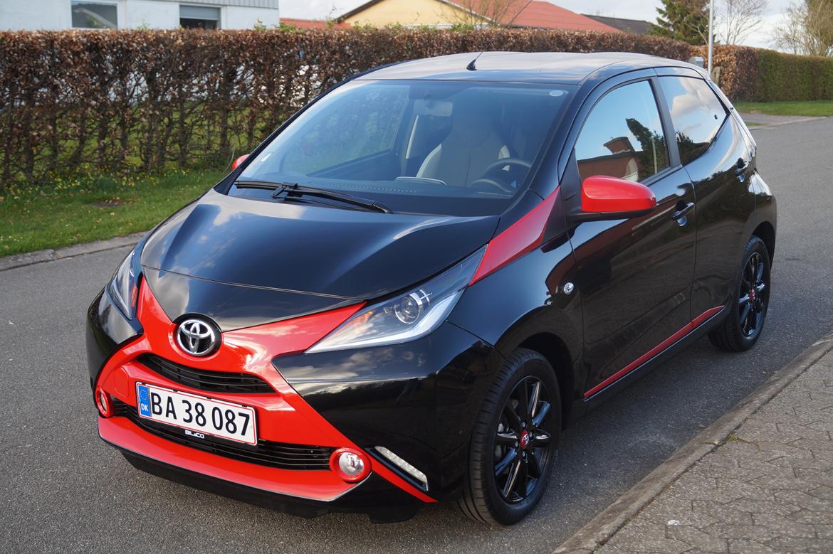 Toyota Aygo X-Black billede 1