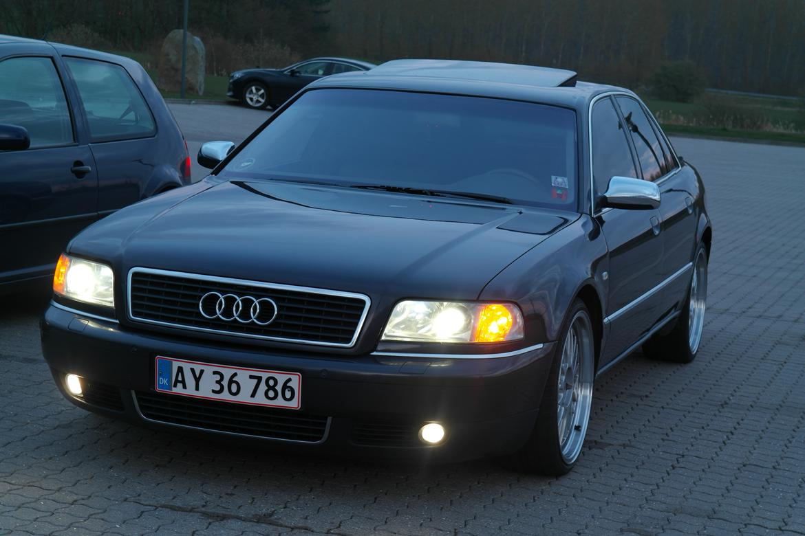 Audi A8 D2 billede 1