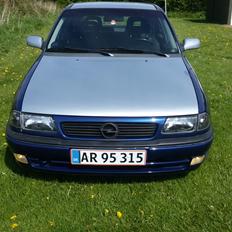 Opel Astra F 5 d Club 