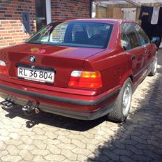 BMW E36 320i