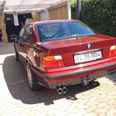 BMW E36 320i