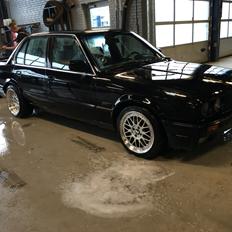 BMW E30