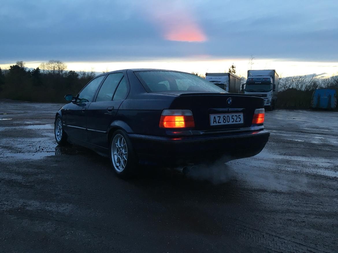 BMW E36 320 billede 7