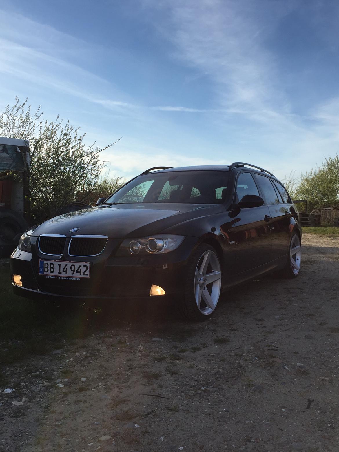 BMW E91 320d touring steptronic billede 1