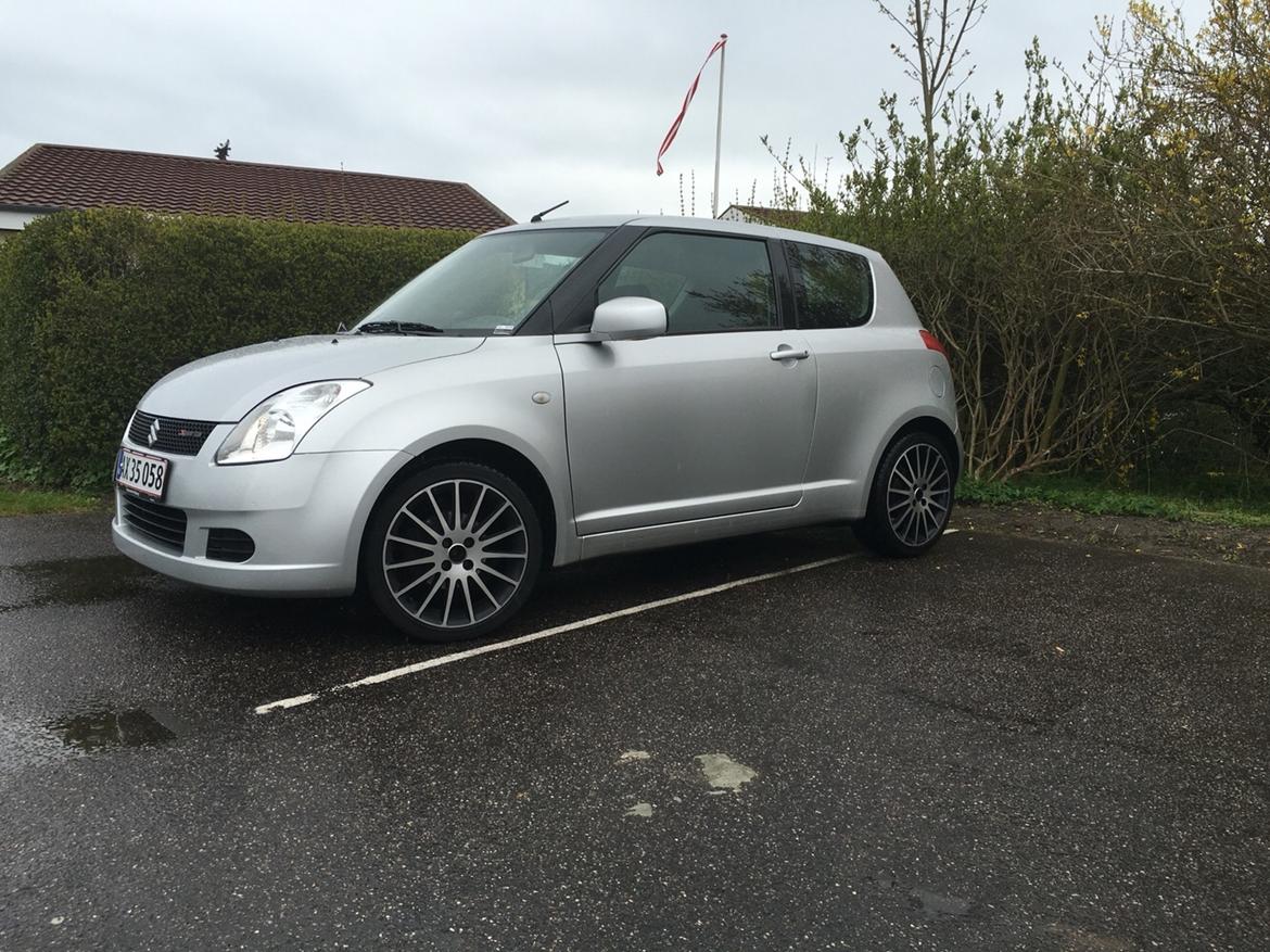 Suzuki SWIFT billede 1