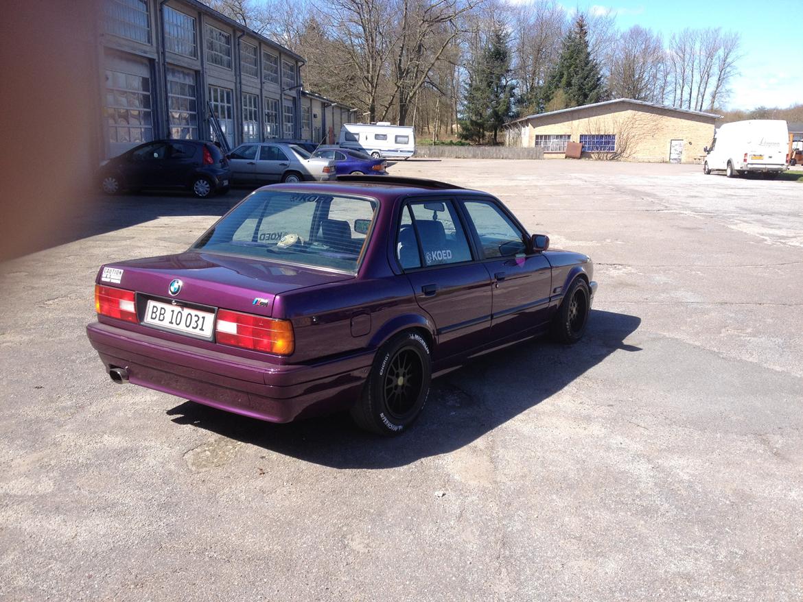 BMW E30 320i / 325i - April 2016 billede 3