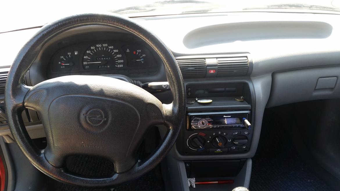 Opel Astra F Hatchback billede 8