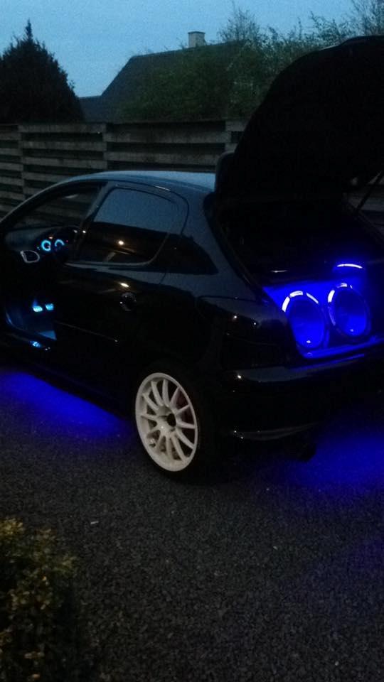 Peugeot 206 1,4 HDI S-line  - undervogns lys og et læderbetrukken trunk kit  billede 9