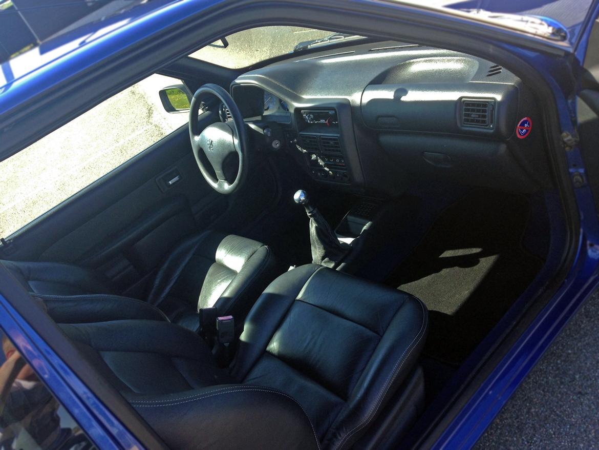 Peugeot 106 [SOLGT] - Læderkabine med hvide syninger billede 13