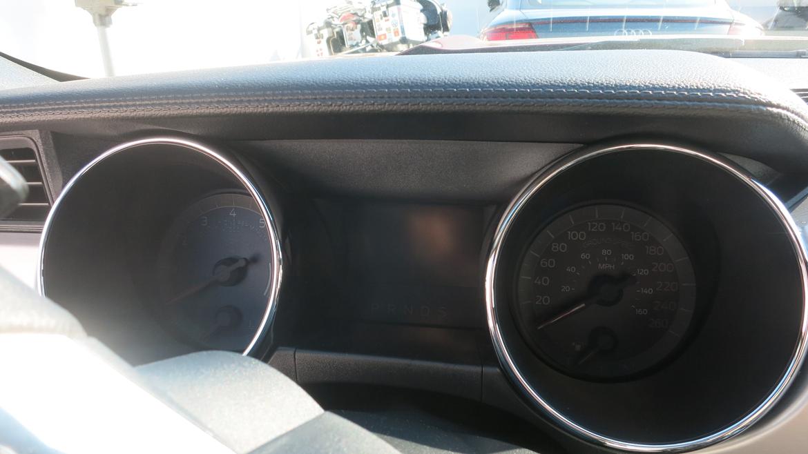 Ford Mustang Fastback GT - Menuen imellem skiverne er på dansk! billede 11