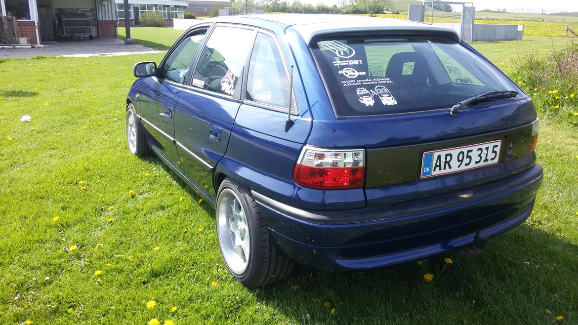 Opel Astra F 5 d Club  billede 1