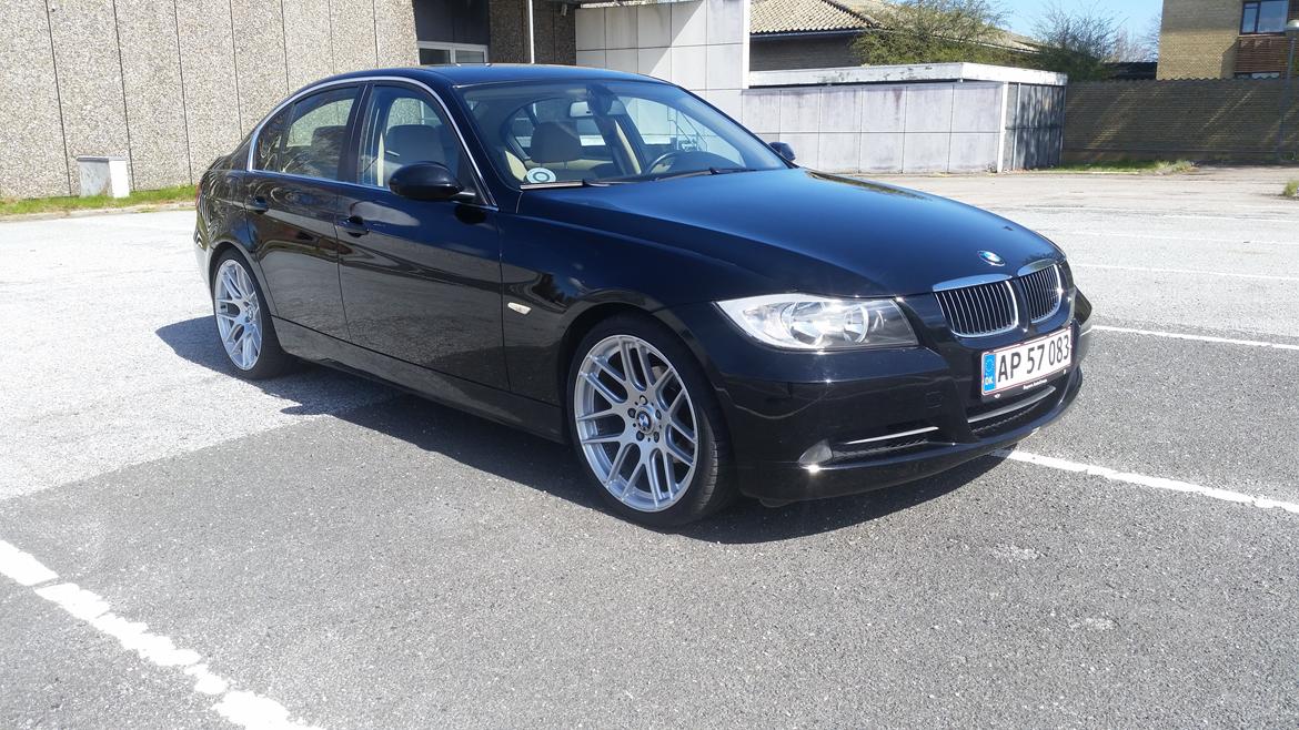 BMW E90 325i billede 1
