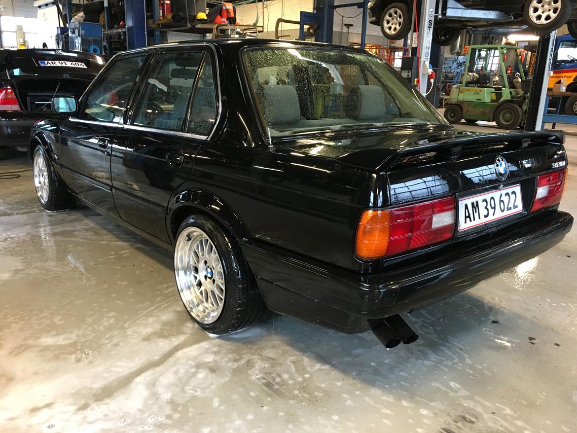 BMW E30 billede 3