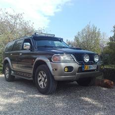 Mitsubishi pajero sport gls 2.5 tdi
