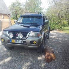 Mitsubishi pajero sport gls 2.5 tdi