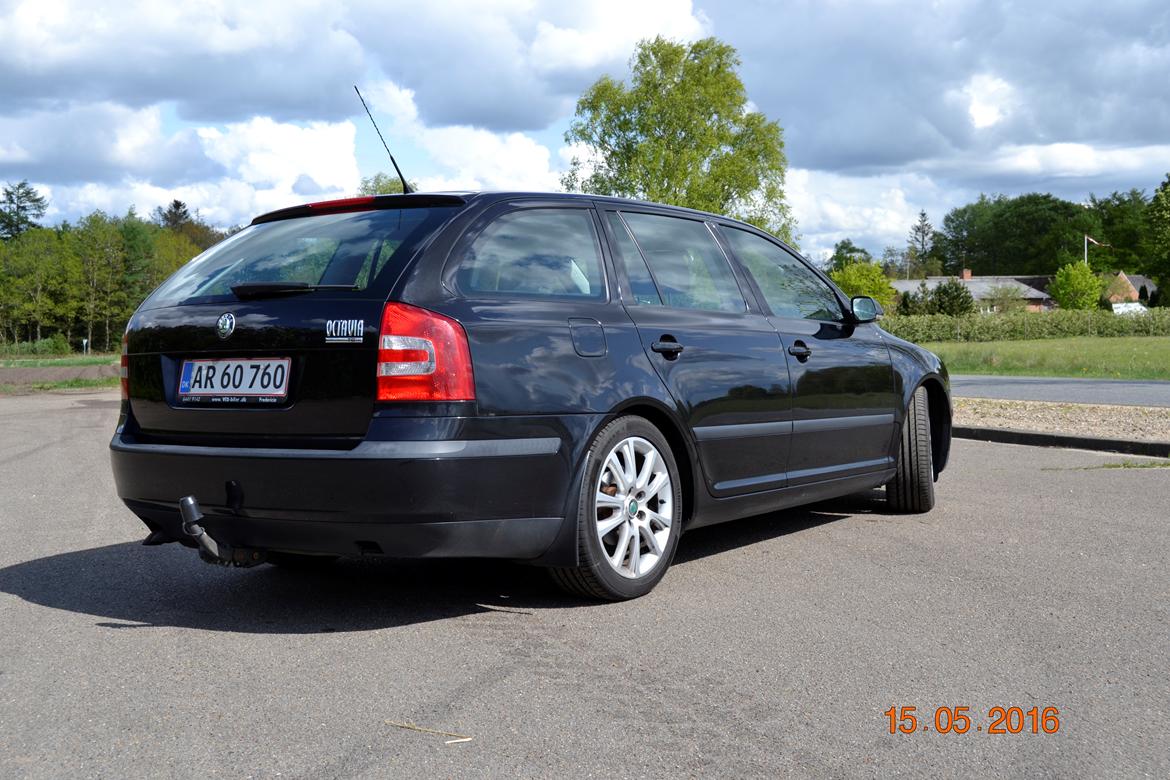 Skoda Octavica 2.0 TDI Combi SOLGT billede 2