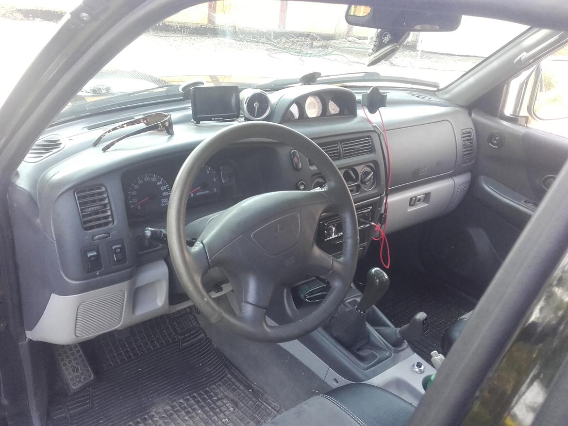 Mitsubishi pajero sport gls 2.5 tdi billede 3