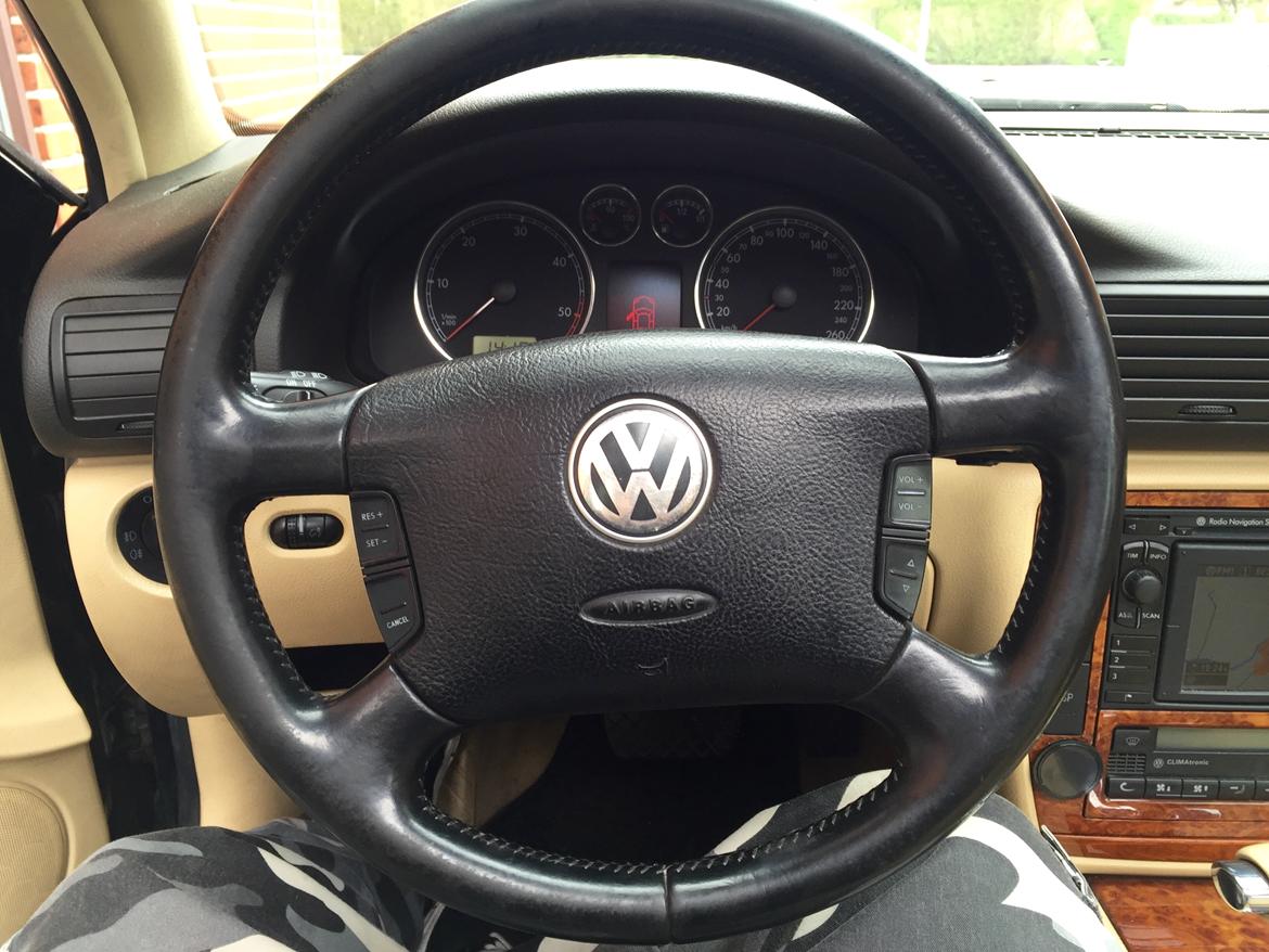 VW Passat 1,9tdi highline  billede 14