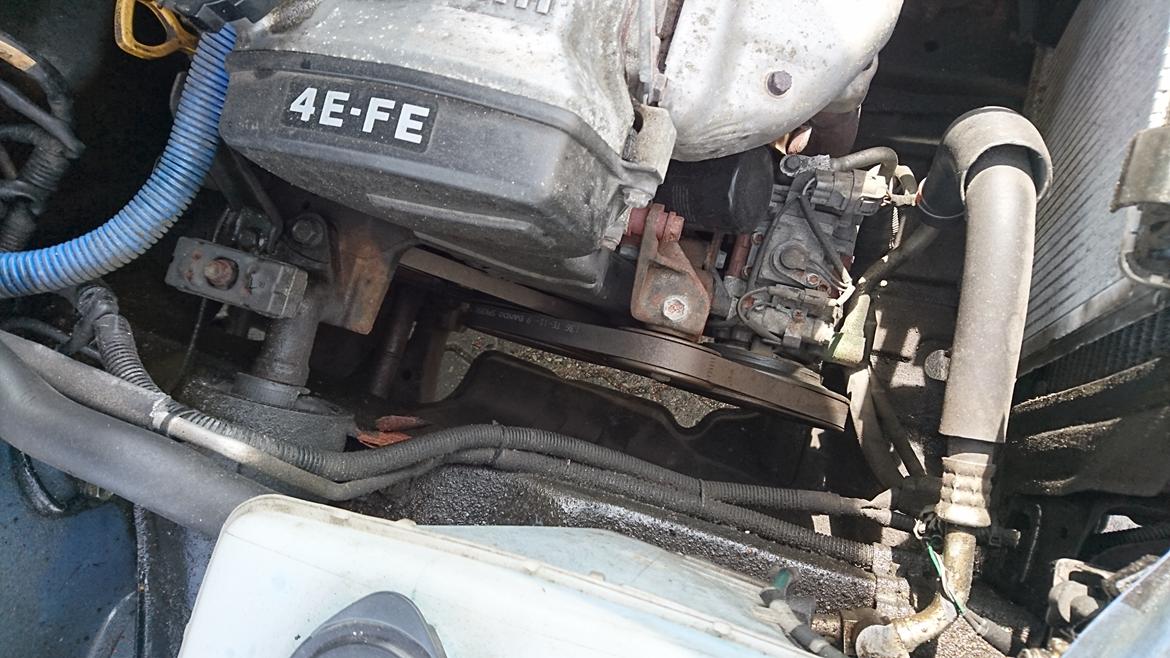 Toyota Corolla - [SOLGT] - Aircondition og dennes tilkobling i motoren billede 13