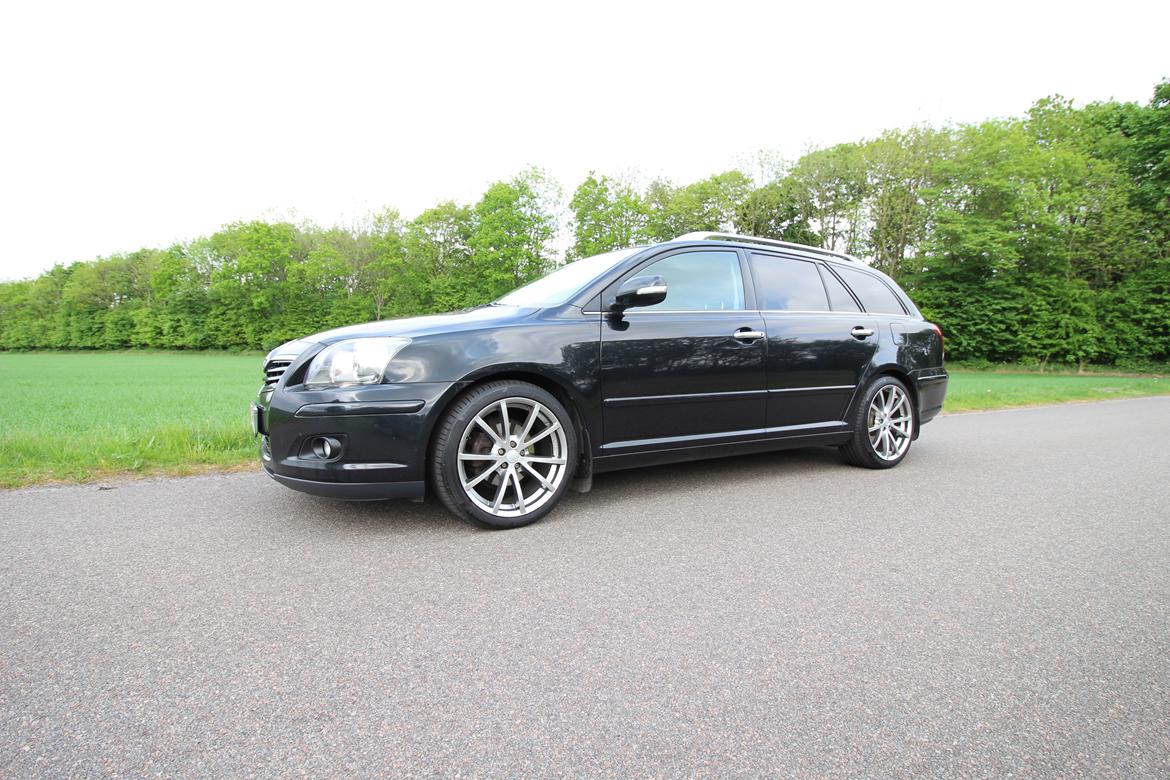 Toyota Avensis 1,8 st. car SOL billede 2