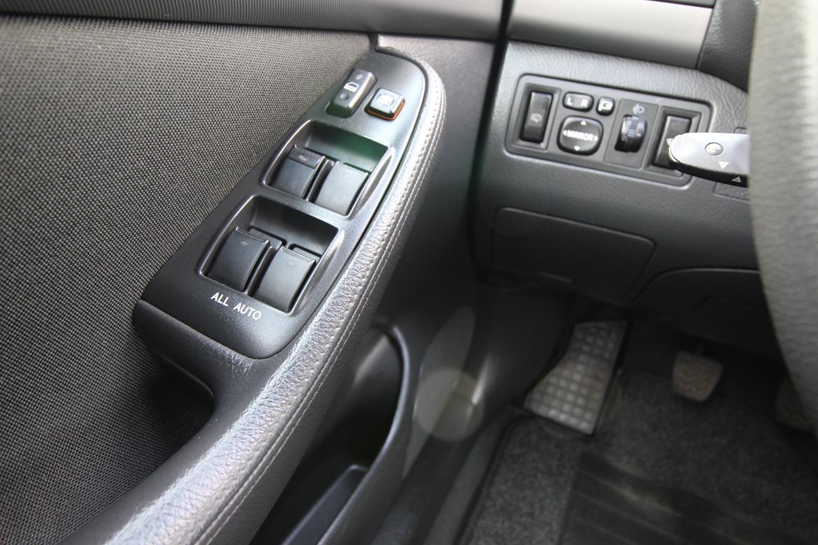 Toyota Avensis 1,8 st. car SOL billede 17