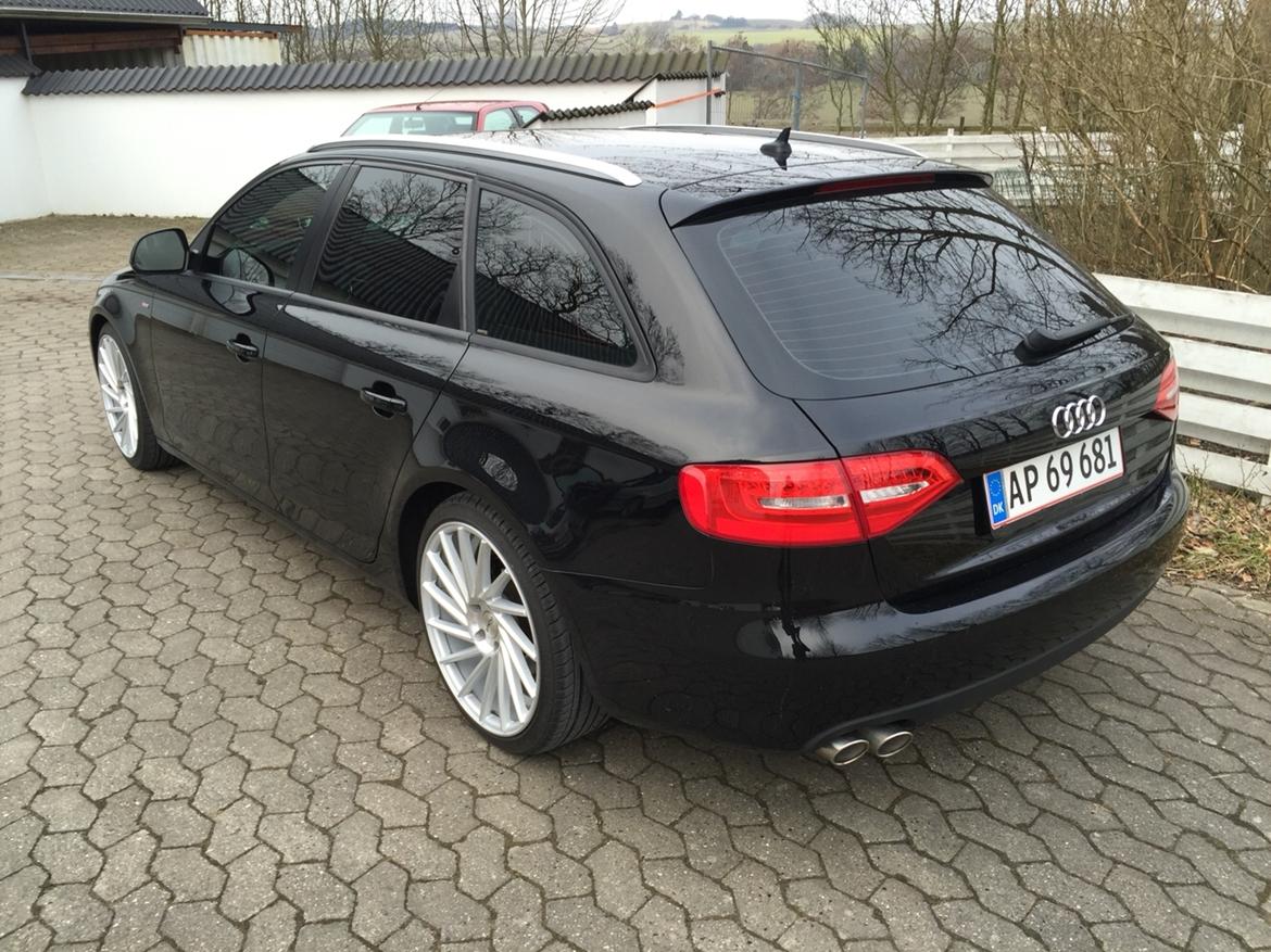 Audi A4 B8 S-Line 2.0 TDI // SOLGT billede 6