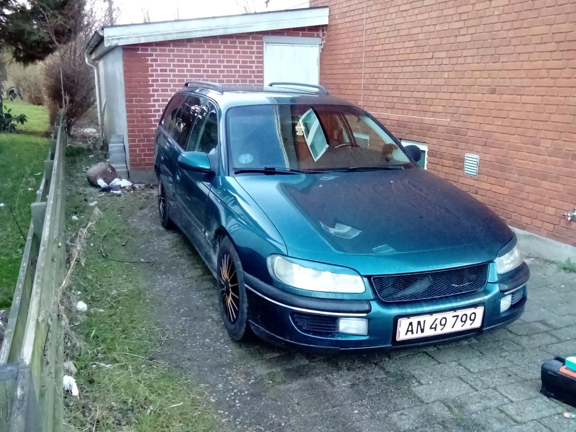 Opel Omega B Caravan billede 1