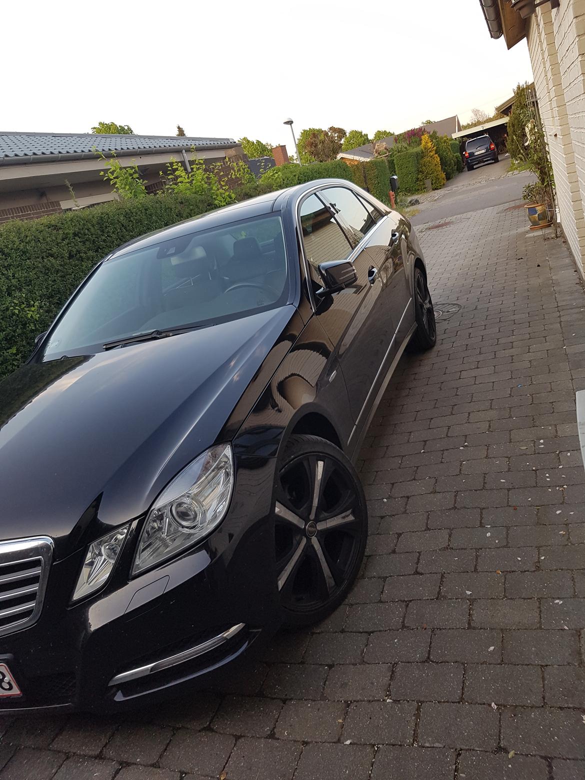 Mercedes Benz E220 avantgarde  billede 1