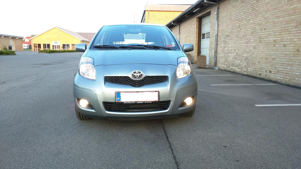 Toyota Yaris 1,3 T2 M/M 5d ** SOLGT **  billede 8