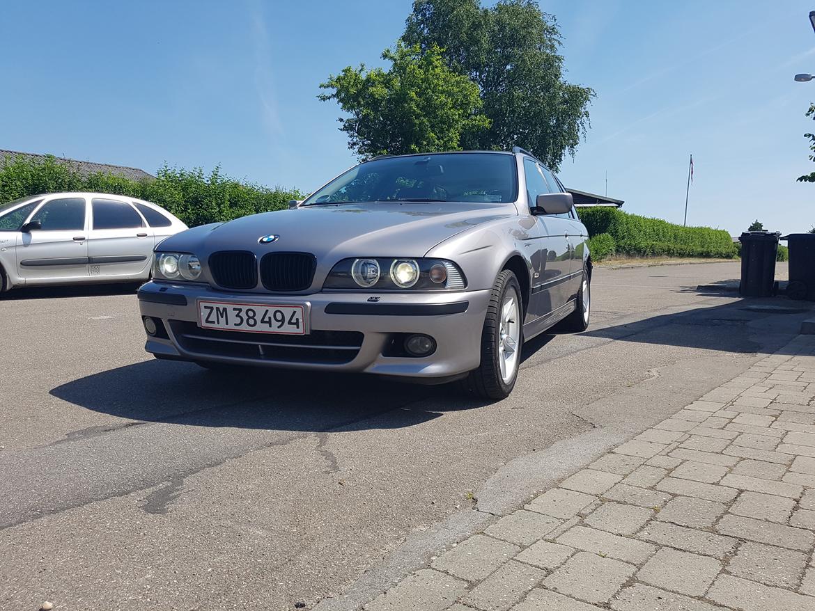 BMW 528ia touring billede 1