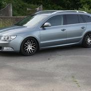 Skoda SuperB Combi 2.0TDI DSG "Baby-Raketten"