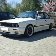 BMW e30 325i