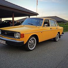 Volvo 144 de luxe ( Fru. Gyldenkål )