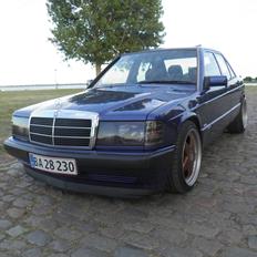 Mercedes Benz W201 190E Avantgarde Azzurro