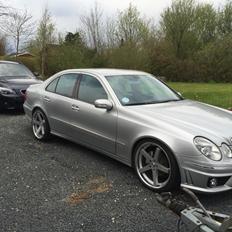 Mercedes Benz W211 E320