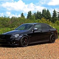 Mercedes Benz C63 AMG