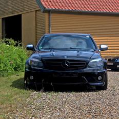 Mercedes Benz C63 AMG