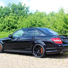 Mercedes Benz C63 AMG