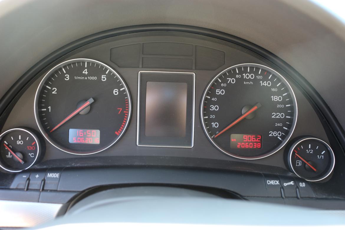 Audi A4 B6 2,4 V6 Avant "TOTALSKADET" billede 31