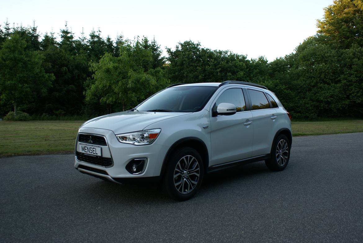 Mitsubishi AXS 1,6 Benzin Silky White billede 3