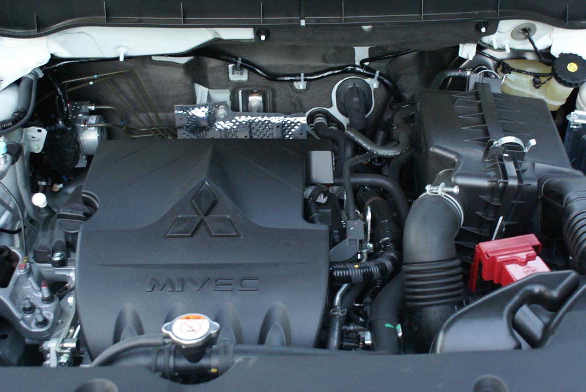 Mitsubishi AXS 1,6 Benzin Silky White billede 20