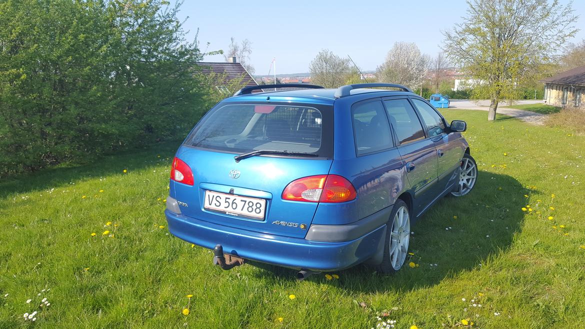 Toyota Avensis  billede 1