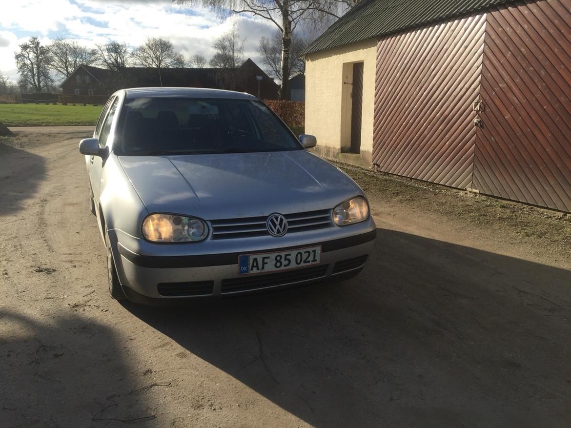 VW Golf 4 (Solgt) billede 1