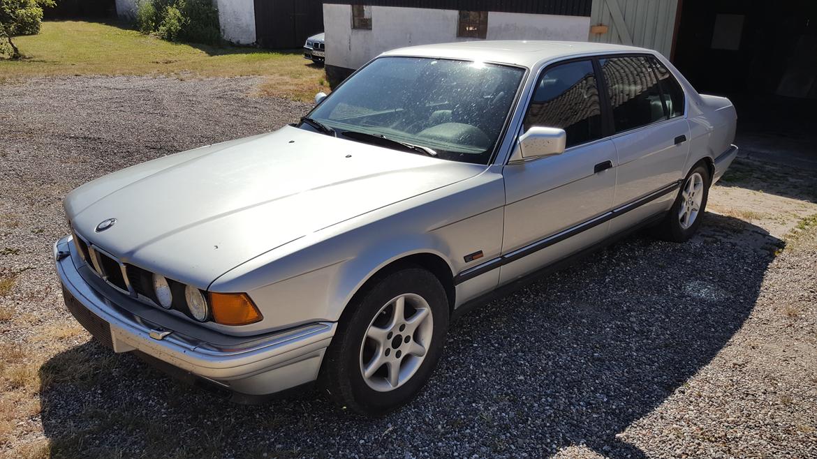 BMW E32 750il Limousine v12 *TIDL BIL* billede 4