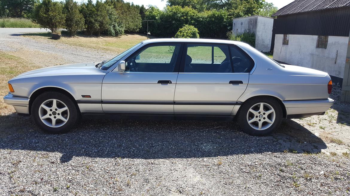 BMW E32 750il Limousine v12 *TIDL BIL* billede 5