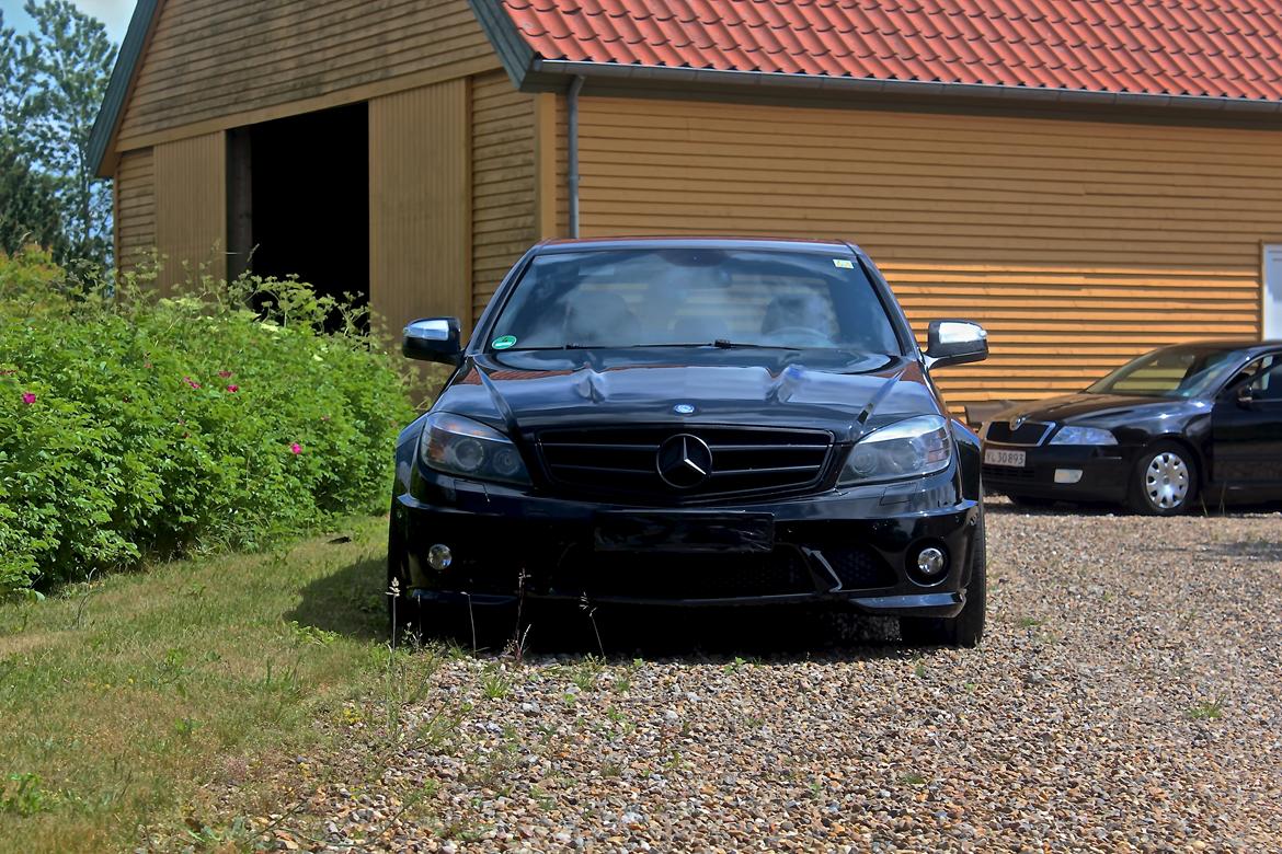 Mercedes Benz C63 AMG billede 2