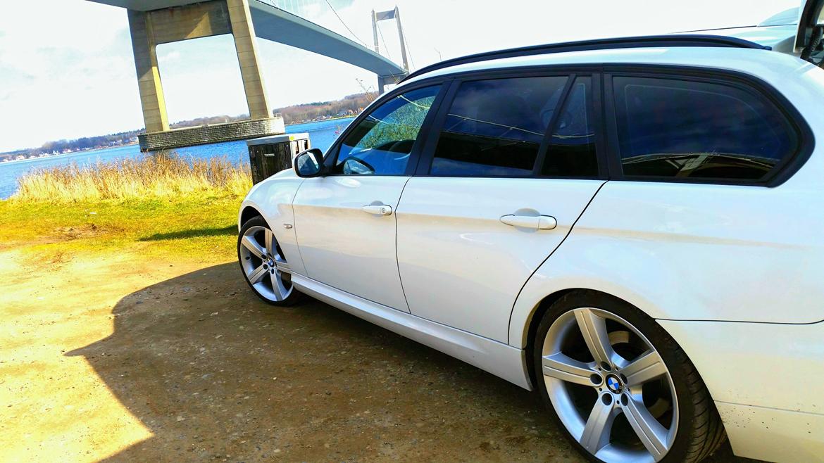 BMW 320d Touring billede 2